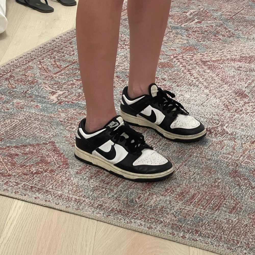 Nike dunk low retro black and white